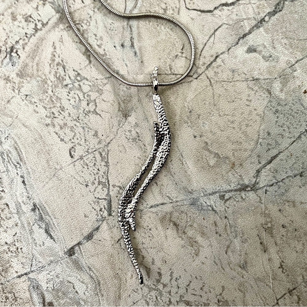 Abstract silver Necklace - Picture 3 of 3